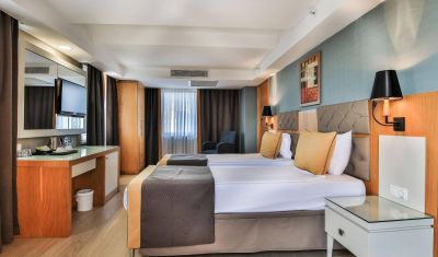 Imagine pentru Hotel Saturn Palace Resort 5* valabile pentru Paste  2025