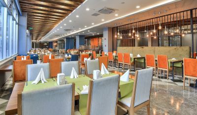 Imagine pentru Hotel Saturn Palace Resort 5* valabile pentru Paste  2025