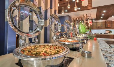 Imagine pentru Hotel Saturn Palace Resort 5* valabile pentru Paste  2025
