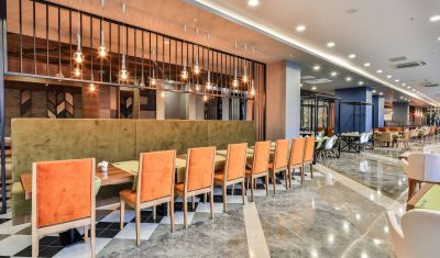 Imagine pentru Hotel Saturn Palace Resort 5* valabile pentru Paste  2025
