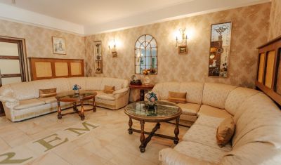 Imagine pentru Hotel Suprem 3* valabile pentru Paste  2025