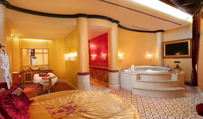 Imagine pentru Hotel Titanic Mardan Palace 5* valabile pentru Paste  2025