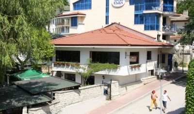 Imagine pentru Hotel White House 3*  valabile pentru Paste  2025