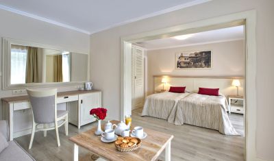 Imagine pentru Hotel White Rock Castle 4*  valabile pentru Paste  2025