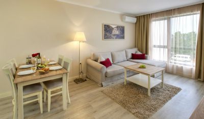 Imagine pentru Hotel White Rock Castle 4*  valabile pentru Paste  2025
