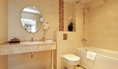 Imagine pentru Hotel White Rock Castle 4*  valabile pentru Paste  2025