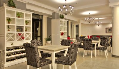 Imagine pentru Hotel White Rock Castle 4*  valabile pentru Paste  2025