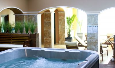 Imagine pentru Hotel White Rock Castle 4*  valabile pentru Paste  2025