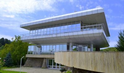 Imagine pentru Lac de Verde Resort 4*  valabile pentru Paste  2025