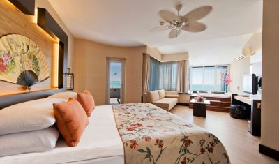 Imagine pentru Limak Lara De Luxe Hotel & Resort 5* valabile pentru Paste  2025