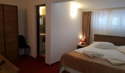 Imagine pentru Cabana Fulg de Nea 3* valabile pentru Paste  2026