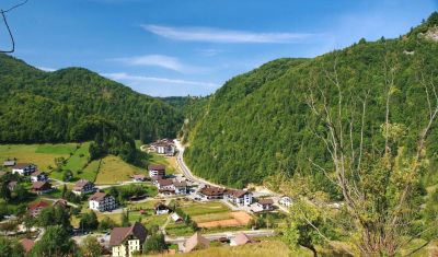 Imagine pentru Cheile Gradistei Resort Moeciu 3* valabile pentru Paste  2026