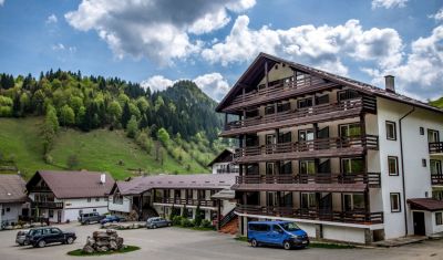 Imagine pentru Cheile Gradistei Resort Moeciu 3* valabile pentru Paste  2026