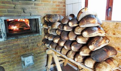 Imagine pentru Complex Pastravaria Albota 4*   valabile pentru Paste  2026