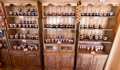 Imagine pentru Complex Pastravaria Albota 4*   valabile pentru Paste  2026