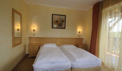 Imagine pentru Complex Pastravaria Albota 4*   valabile pentru Paste  2026