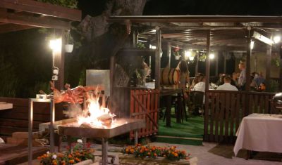 Imagine pentru Complex Turistic 3 Stejari 4* valabile pentru Paste  2026