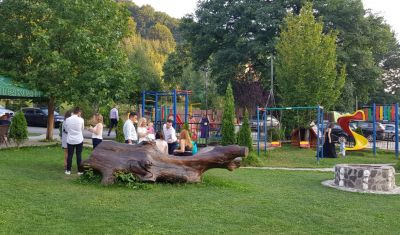 Imagine pentru Complex Turistic 3 Stejari 4* valabile pentru Paste  2026