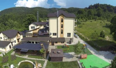 Imagine pentru Complex Turistic 3 Stejari 4* valabile pentru Paste  2026