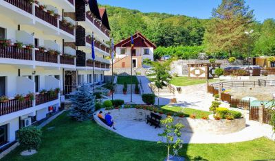 Imagine pentru Complex Turistic Casa Romaneasca 4* valabile pentru Paste  2026