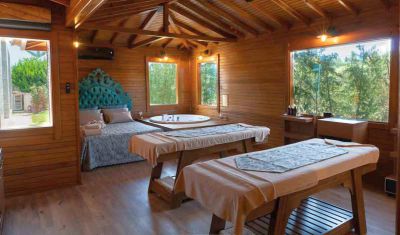 Imagine pentru Hotel Baia Lara 5*  valabile pentru Paste  2026