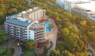 Imagine pentru Hotel Berlin Green Park 4* valabile pentru Paste  2026