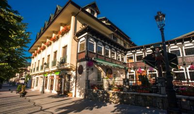 Imagine pentru Hotel Bucegi 3* valabile pentru Paste  2026