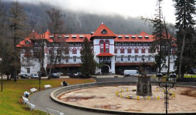 Imagine pentru Hotel Caraiman Sinaia 4* valabile pentru Paste  2026