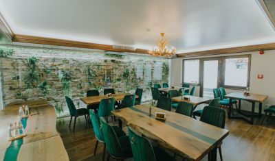 Imagine pentru Hotel Complex Lostrita 4* valabile pentru Paste  2026