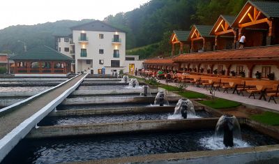 Imagine pentru Hotel Complex Lostrita 4* valabile pentru Paste  2026
