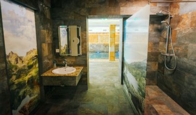 Imagine pentru Hotel Complex Lostrita 4* valabile pentru Paste  2026