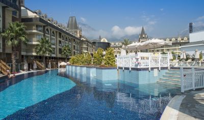 Imagine pentru Hotel Crystal Prestige Elite 5*  valabile pentru Paste  2026