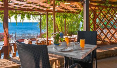 Imagine pentru Hotel Elpida Beach (fost Vemara Beach) 4*  valabile pentru Paste  2026