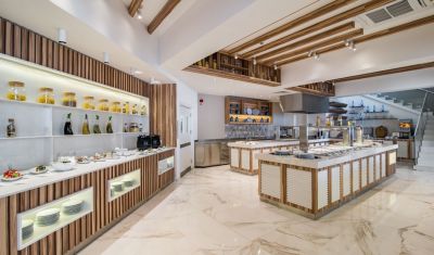 Imagine pentru Hotel HVD Nympha 4* valabile pentru Paste  2026