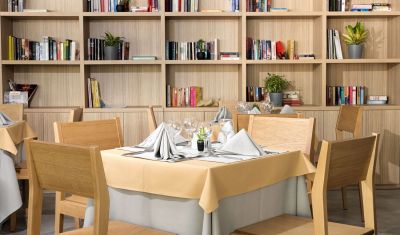 Imagine pentru Hotel HVD Viva Club 4*  valabile pentru Paste  2026