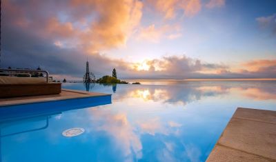 Imagine pentru Hotel International Casino & Tower Suites 5* valabile pentru Paste  2026