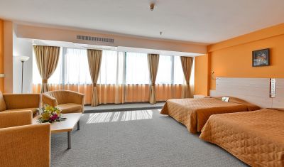 Imagine pentru Hotel International Casino & Tower Suites 5* valabile pentru Paste  2026