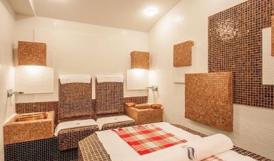 Imagine pentru Hotel International Casino & Tower Suites 5* valabile pentru Paste  2026