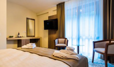 Imagine pentru Hotel Izvoare 4* valabile pentru Paste  2026