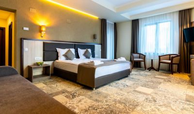 Imagine pentru Hotel Izvoare 4* valabile pentru Paste  2026