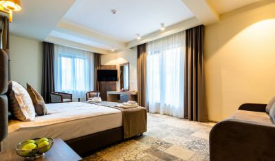 Imagine pentru Hotel Izvoare 4* valabile pentru Paste  2026