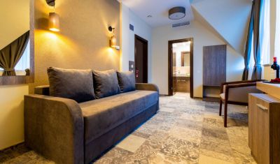 Imagine pentru Hotel Izvoare 4* valabile pentru Paste  2026