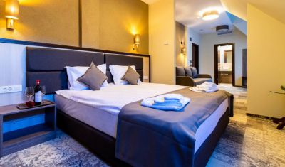 Imagine pentru Hotel Izvoare 4* valabile pentru Paste  2026