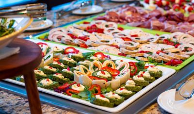 Imagine pentru Hotel Izvoare 4* valabile pentru Paste  2026