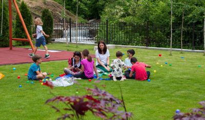 Imagine pentru Hotel Izvoare 4* valabile pentru Paste  2026