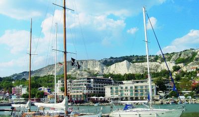 Imagine pentru Hotel Lotos 3*  valabile pentru Paste  2026