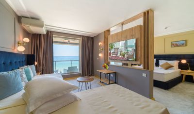 Imagine pentru Hotel Marina 4*  valabile pentru Paste  2026