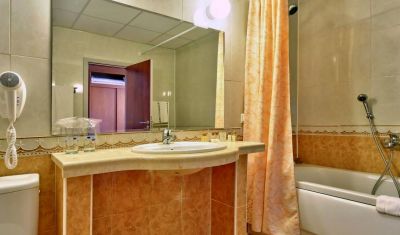 Imagine pentru Hotel Marina Grand Beach 4*  valabile pentru Paste  2026