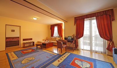 Imagine pentru Hotel Meridian Bolyarski 4* valabile pentru Paste  2026