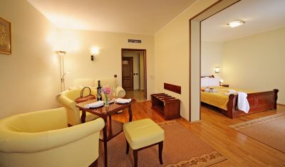 Imagine pentru Hotel Meridian Bolyarski 4* valabile pentru Paste  2026